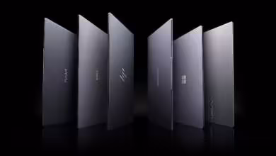 Plusieurs stations de travail compactes NVIDIA RTX Spark et logos ASUS, MSI, HP, Dell, Lenovo sur fond noir