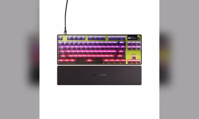 SteelSeries Apex Pro Gen 3 : deux éditions limitées Cyber et Steel à 249,99 € 1 Clavier SteelSeries Apex Pro Gen 3 édition limitée avec repose-poignets et éclairage RGB rose et vert
