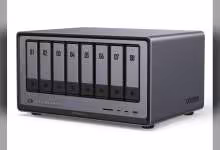 UGREEN DXP8800 Ultra, NAS à 8 baies avec tiroirs numérotés 01 à 08, vue de face sur fond blanc
