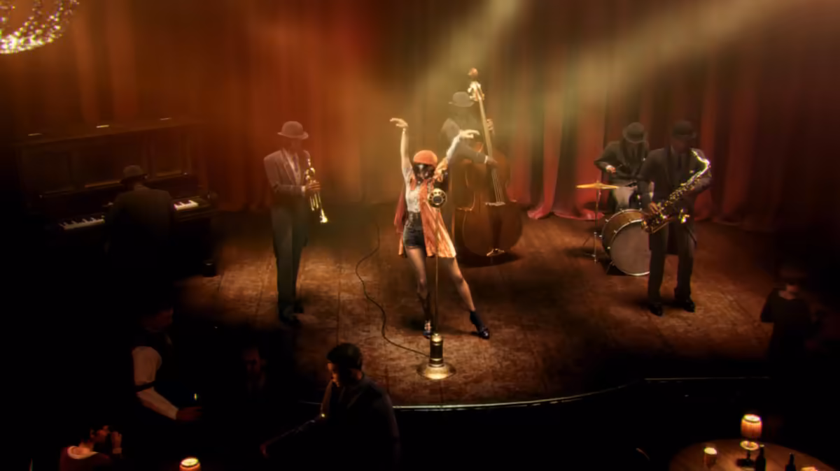 Scène de concert sur scène avec chanteuse, saxophoniste, bassiste et batteur sous projecteurs