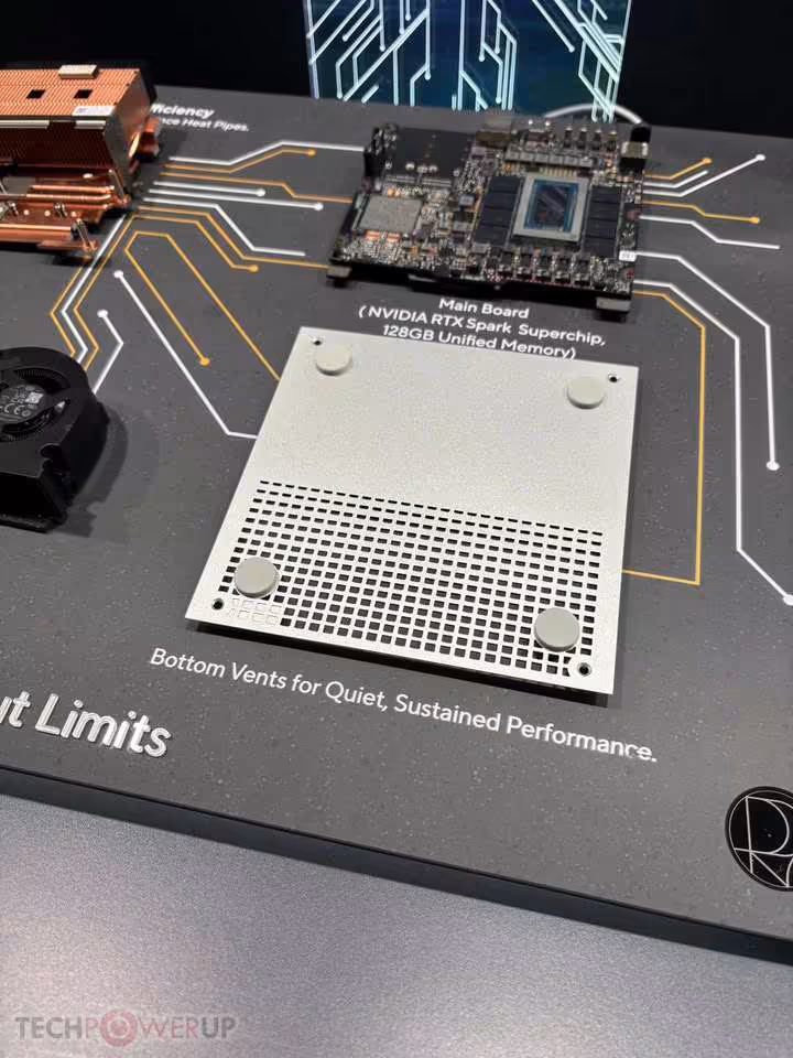 RTX Spark : ASUS expose à l’IFA 2026 des mini PC et ProArt jusqu’à 128 Go 5 Carte mère RTX Spark Superchip ASUS au-dessus d’un panneau inférieur ventilé