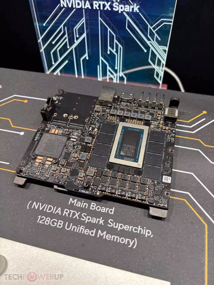 RTX Spark : ASUS expose à l’IFA 2026 des mini PC et ProArt jusqu’à 128 Go 2 Carte mère NVIDIA RTX Spark Superchip avec 128GB Unified Memory sur présentoir ASUS