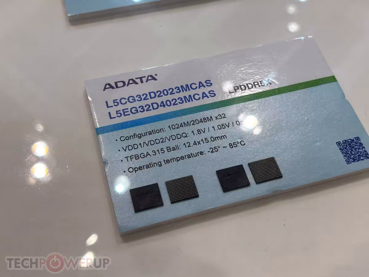 TRUSTA : ADATA accélère dans le SSD entreprise et l'industriel à l'IFA 2026 7 Carte produit ADATA montrant références LPDDR5X et détails techniques de mémoire embarquée