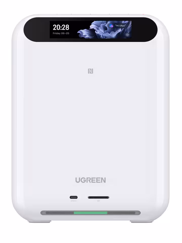 Ugreen HomeAgent et MagFlow : l’IA locale s’invite dans la maison connectée 5 Ugreen HomeAgent, vue de face du boîtier blanc avec écran frontal et logo UGREEN.
