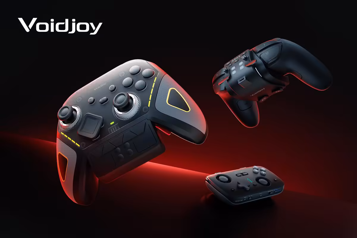Manettes Voidjoy noires en rendu promotionnel, avec éclairage rouge et vue multi-angles sur fond sombre