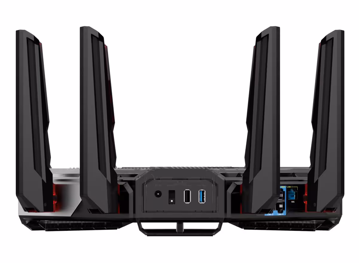 Wi-Fi 8 : ASUS lance au Canada son routeur quad-band ROG Rapture GT-BN98 avant octobre 4 Vue arrière du routeur ASUS ROG avec quatre antennes, ports d’alimentation, USB et réseau visibles