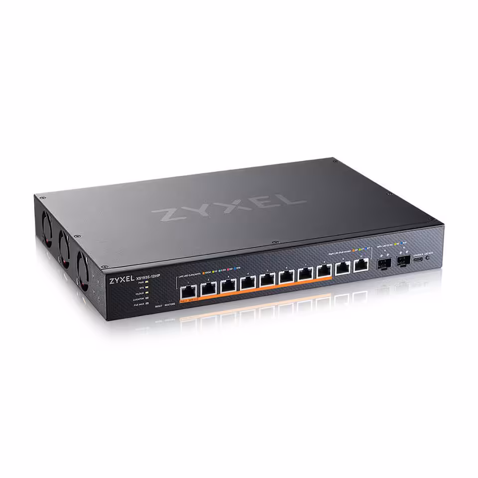 Switch Zyxel XS1935-12HP avec huit ports PoE 2,5G, deux ports 10G et ventilateurs latéraux