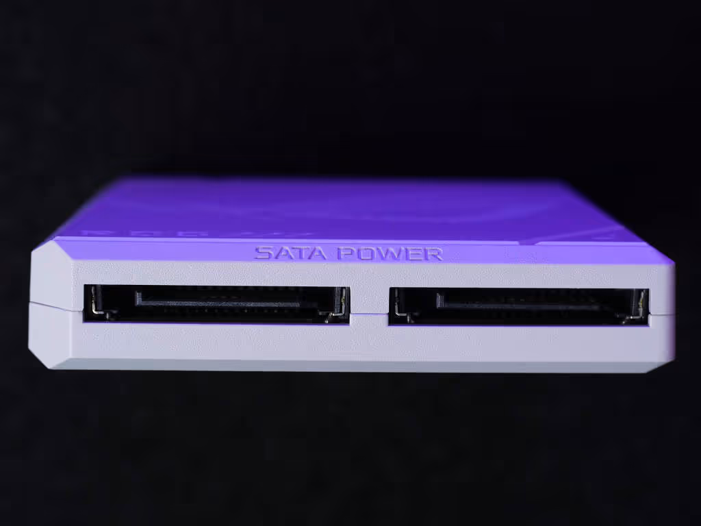 ROG GR120 ARGB PWM Fan Hub (GR120 1C) 02