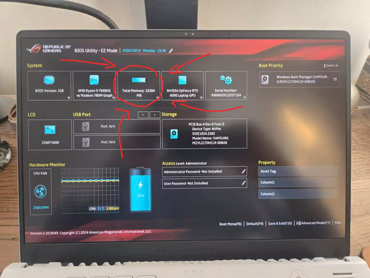 ASUS ROG Zephyrus G14 affichant l’interface BIOS Utility EZ Mode avec erreur de mémoire totale signalée