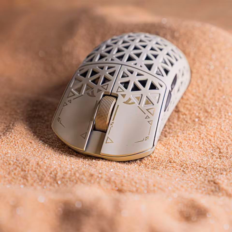 Attack Shark R5 Turbo : souris carbone de 43 g, double 8K et capteur 60 000 DPI