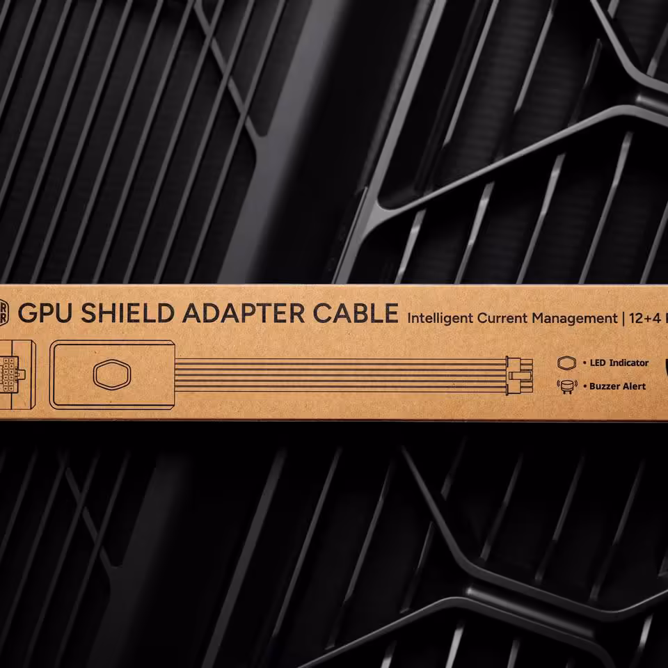 Cooler Master GPU Shield : un tarif européen réduit, mais une garantie écourtée 4 Boîte Cooler Master GPU Shield Adapter Cable avec schéma du câble et indicateur LED