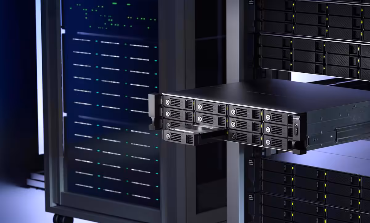 QNAP USB4 JBOD : jusqu’à 12 baies SATA et 40 Gbit/s pour NAS et stations de travail