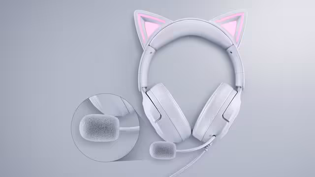 Casque Razer Kraken Kitty V3 blanc avec coussinets et bonnette de microphone amovibles