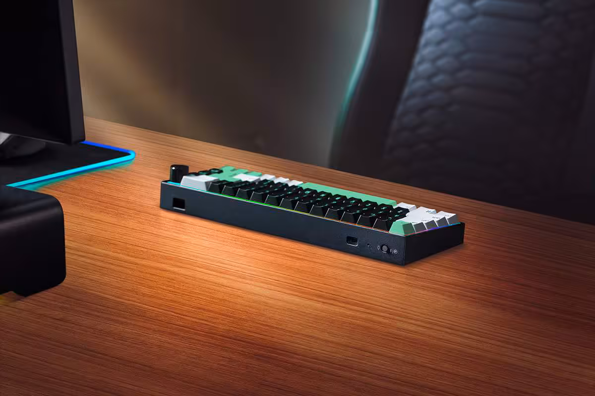 Razer Reclusa Mini 65% : switches magnétiques, sans-fil et hot-swap réunis