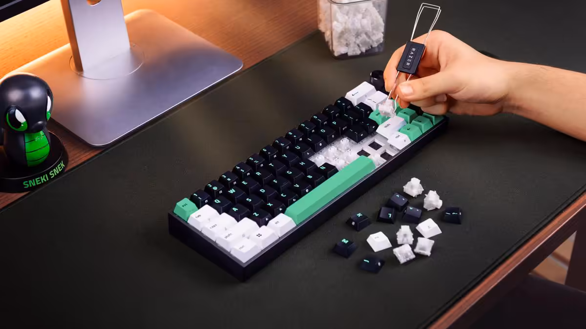 Razer Reclusa Mini 65% : switches magnétiques, sans-fil et hot-swap réunis