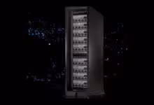 Rack serveur IA Orion d’Astera Labs avec modules accélérateurs visibles en façade