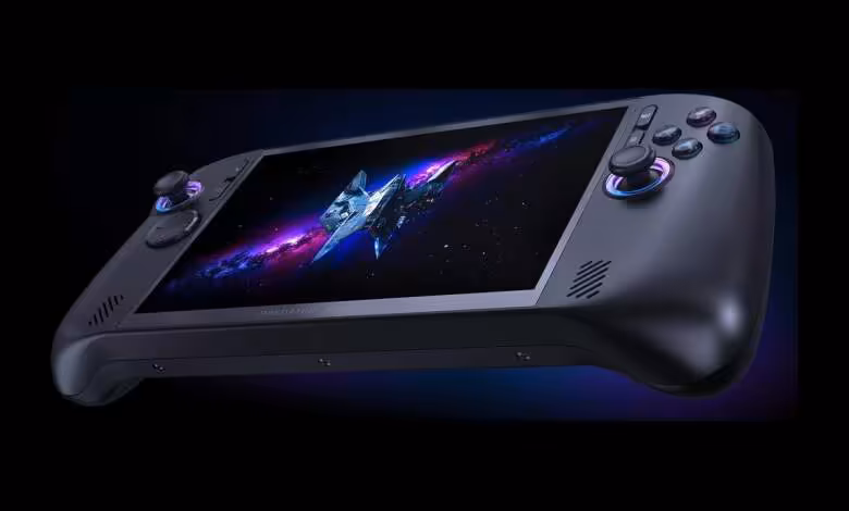 Bazzite étend son support aux ASUS ROG Xbox Ally X20 et Acer Predator Atlas 8 1 Console portable ASUS ROG Xbox Ally X affichant un vaisseau spatial sur fond sombre bleuté