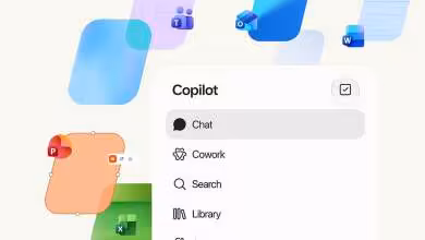 Interface Copilot de Microsoft avec options Chat, Cowork, Search, Library et Agents sur fond Office coloré