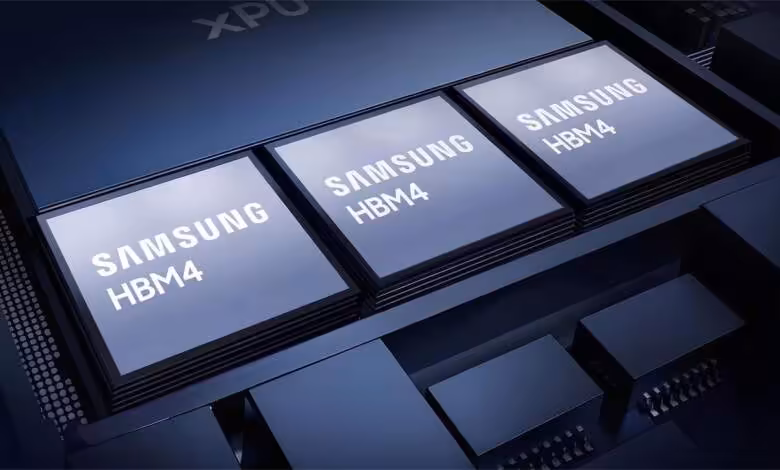 HBM4 : NVIDIA miserait aussi sur des piles 8 couches pour Rubin Ultra dès 2027 1 Illustration de trois piles mémoire Samsung HBM4 intégrées sur un substrat de processeur haute performance