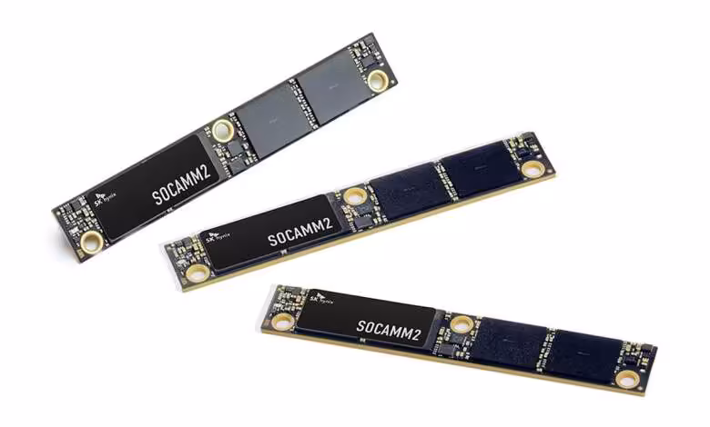 LPDDR6 SOCAMM2 : Rambus prépare un PMIC taillé pour les serveurs d’IA de demain 1 Trois modules mémoire LPDDR6 SOCAMM2 noirs, format compact avec puces intégrées et connecteurs dorés aux extrémités
