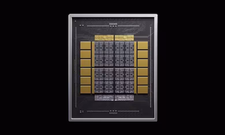 NVHBM : NVIDIA réunit Samsung et TSMC autour d’un base die gravé en 3 nm 1 Schéma d’un packaging NVIDIA NVHBM montrant puce centrale entourée de piles mémoire HBM dorées
