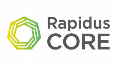 Logo Rapidus CORE avec emblème octogonal vert et typographie grise sur fond blanc