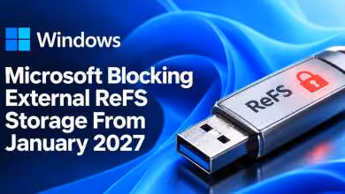 Clé USB ReFS verrouillée devant le fond bleu Windows, annonçant le blocage du stockage externe
