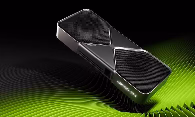 RTX 5090 : Micro Center réclamerait une pièce d’identité et un engagement signé 1 Carte graphique NVIDIA GeForce RTX 5090 Founders Edition posée sur fond noir et vert