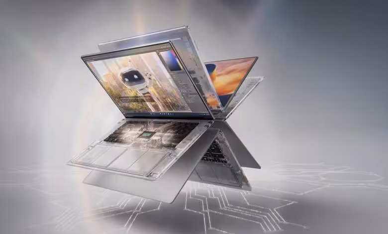 RTX Spark : NVIDIA lance ses PC Windows Blackwell et Grace avec 128 Go unifiés 1 Ordinateurs portables NVIDIA RTX Spark sous Windows, présentés ouverts avec écrans inclinés et design futuriste argenté