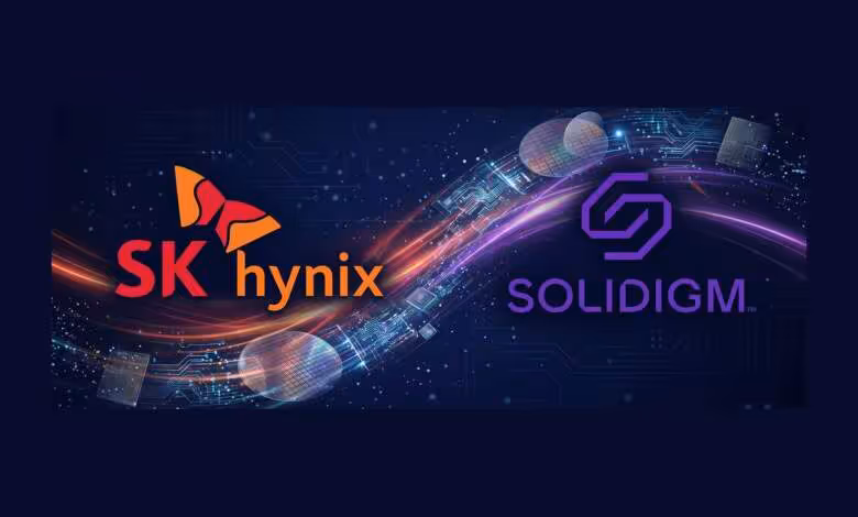Solidigm : son usine NAND américaine freinée par les régulateurs sud-coréens 1 Logos SK hynix et Solidigm reliés par des flux lumineux sur fond de circuits électroniques numériques