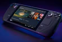 Console portable Valve Steam Deck noire affichant la bibliothèque Steam sur fond bleu et violet