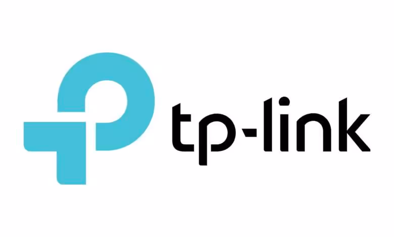 Wi-Fi 8 : TP-Link prépare l’assemblage de ses futurs routeurs aux États-Unis 1 Logo TP-Link turquoise et noir sur fond blanc, fabricant d’équipements réseau Wi-Fi