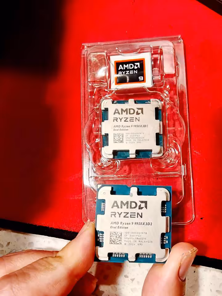 Ryzen 9 9950X3D2 : Amazon livre un ancien processeur Intel maquillé en AMD 2 Ryzen 9 9950X3D2 : Amazon livre un ancien processeur Intel maquillé en AMD