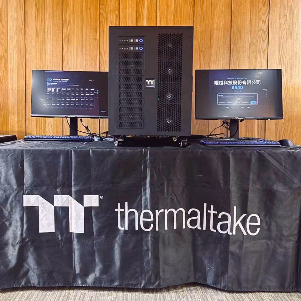 Thermaltake déploie cinq stations IA et PC gaming, jusqu’à 6 GPU Blackwell 4 Thermaltake déploie cinq stations IA et PC gaming, jusqu’à 6 GPU Blackwell